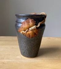 Vintage BOBBI BASSETT CONCEPTS IN CLAY Vase With Applied Grapevine - VGUC