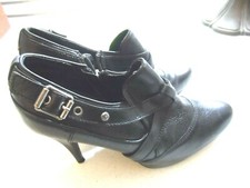 SIMPLY VERA VERA WANG IBIS Black Leather Silv...