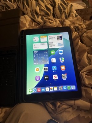 Apple iPad 9th Generation A2603 64 GB, Wi-Fi + 4G, 10.2 in Unlocked