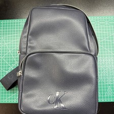Borsa a tracolla unisex Calvin Klein per tutto il giorno - ecopelle - blu navy scuro