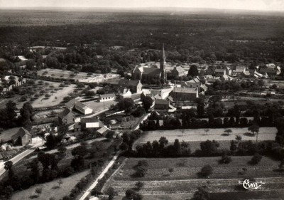 CPSM GF 22 - SAINT-VRAN (C. d'Armor) - 43-76. Luftbild Gesamtansicht