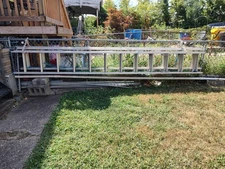 Werner D1524-2 24 Ft Aluminum Extension Ladder (2)