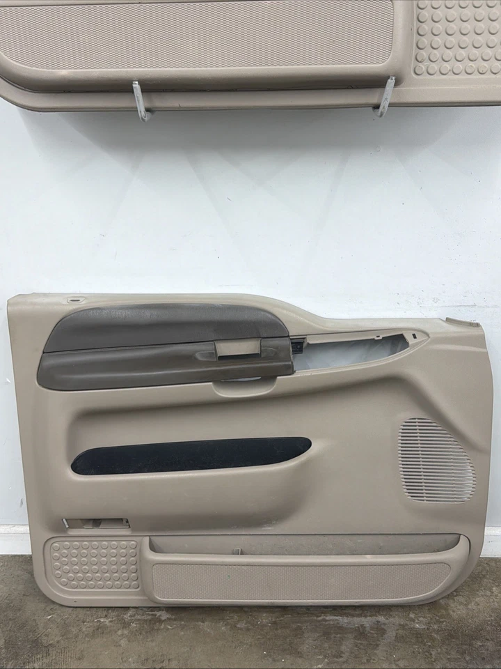 99-07 Ford Excursion F250 F350 paneles de puerta de pasajero conductor delantero OEM bronceado Foto 2 de 4