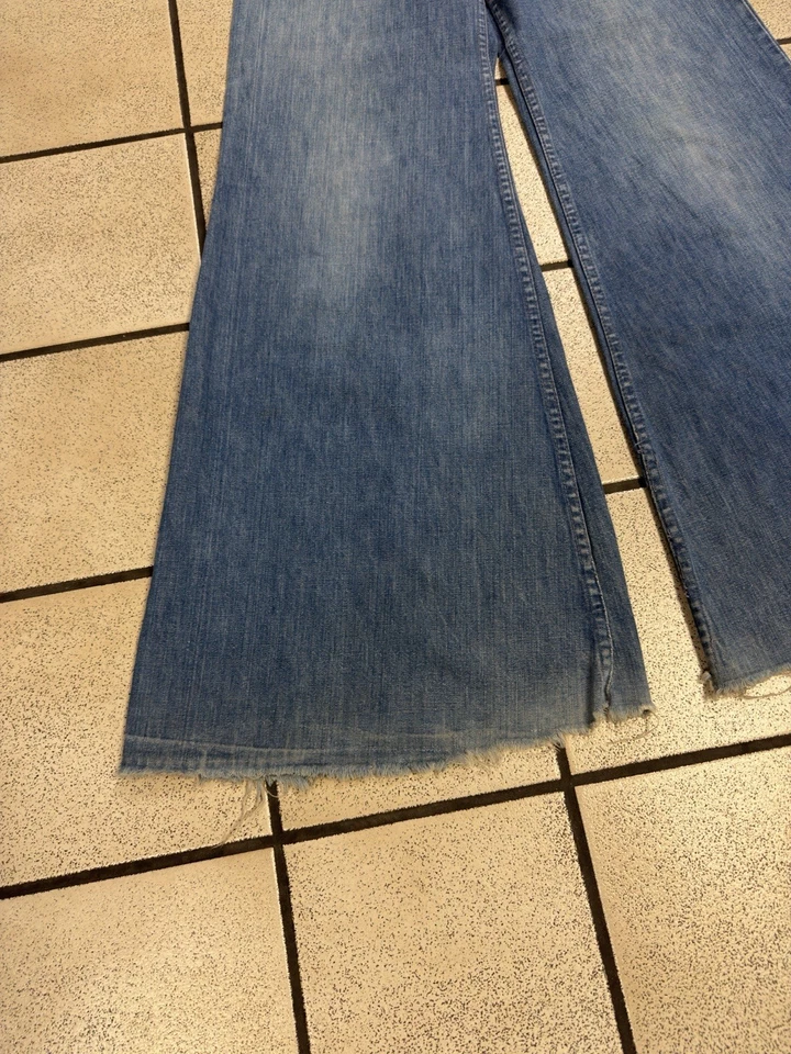 Vtg 70s 80s JCPenney Fashions Bell Bottom Flare Hippie Jeans Cottagecore 25x31 - Image 3 of 4