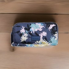 Vera Bradley Ultralight RFID Accordion Wristlet Chrysanthemum Crush NWT