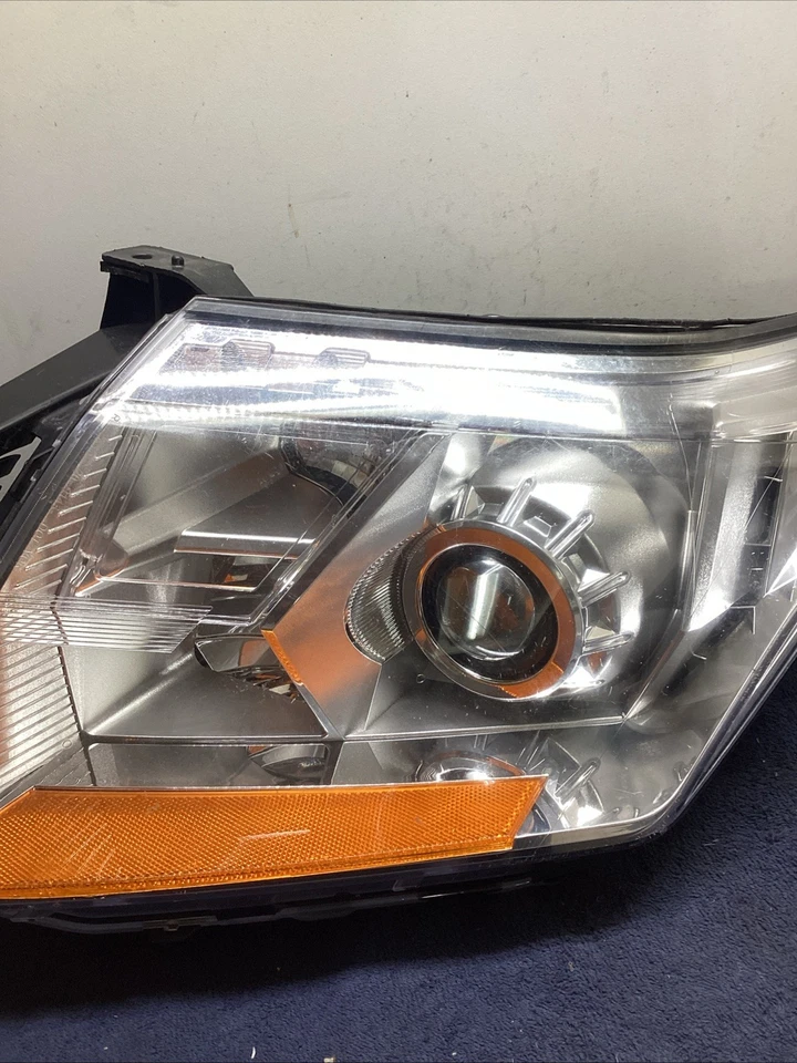 Faro lateral derecho pasajero Cadillac SRX 2014 2015 2016 TYC 20 9143 00 1N OEM Foto 3 de 4