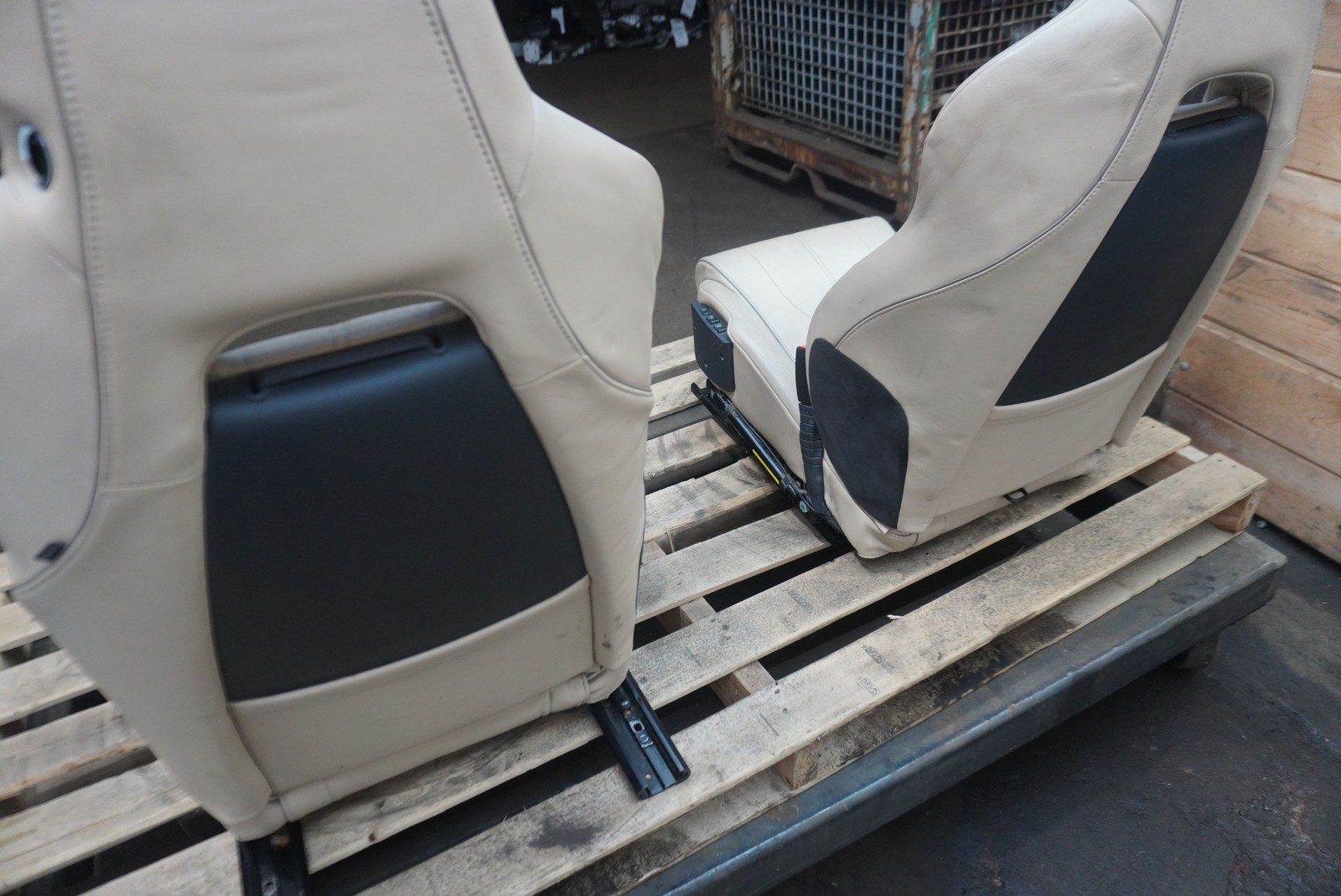 Set Front Rear Driver Passenger Seat Aston Martin DB9 Convertible 2013-16 *Note*