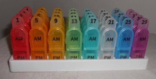31 DAY MONTHLY PILL ORGANIZER - AM & PM COMPARTMENTS - 32 HOLDERS