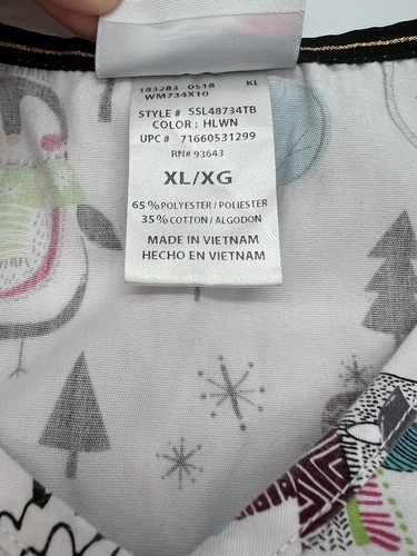 Christmas Scrub Top V Neck Penguin Norwahl Walrus White Holiday Scrub Top XL - Picture 6 of 14