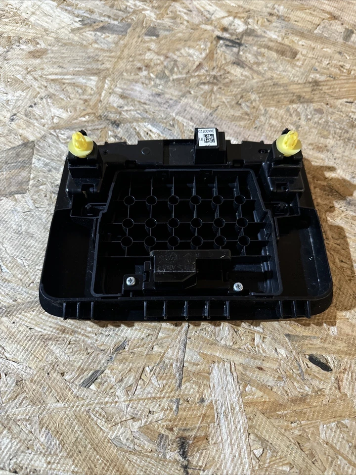 2022-23 HONDA CIVIC ROOF OVERHEAD CONSOLE DOME LIGHT LAMP SWITCH 39180-TJB-A010 - Image 2 of 3