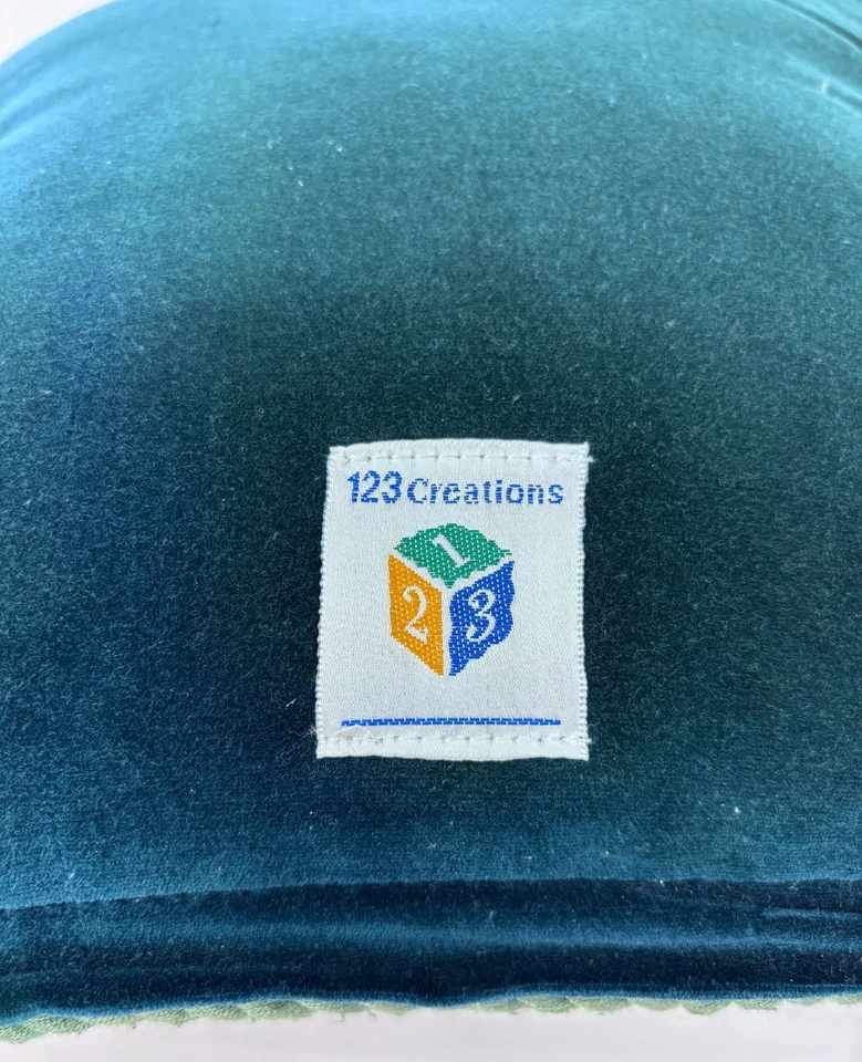 Almohada de Colección Scottish Terrier Lana Punta de Aguja 14"x14"x6" - LINDA Foto 4 de 4