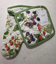 Williams Sonoma Berry Oven Mitt & Pot Holder Set Sold Out NWT