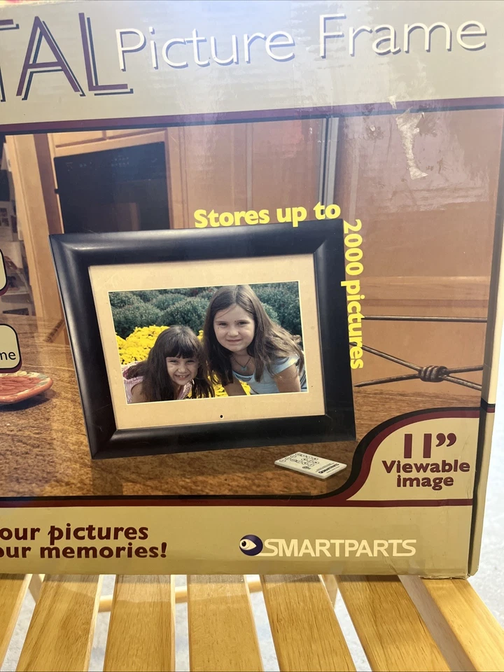 Smartparts 11" Digital Picture Frame Over 2,000 Photos - Image 2 of 4