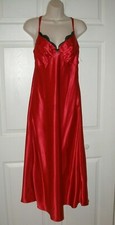 Private Luxuries Women's Medium Red Long Nightgown Black Lace Neckline Trim New