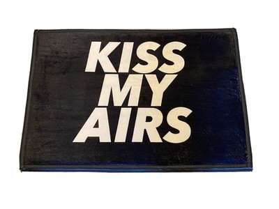 kiss my airs rug black