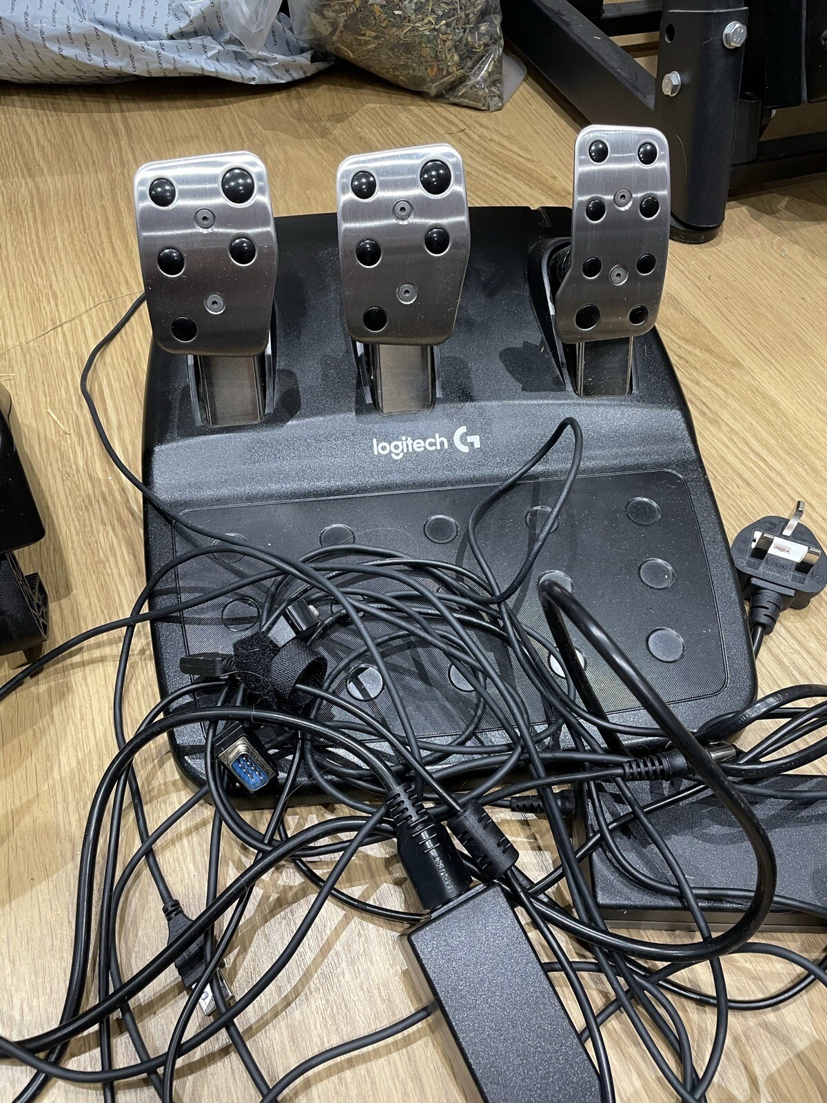 Logitech G29 Steering Wheel Pedals & Shifter (PS5/PS4/PS3) Excellent