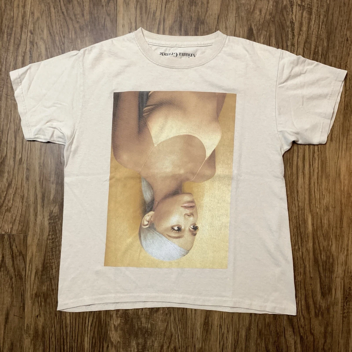 T-Shirt Ariana Grande - Unisex Taille S - Beige Sand - Ardene - NEUF - Collector