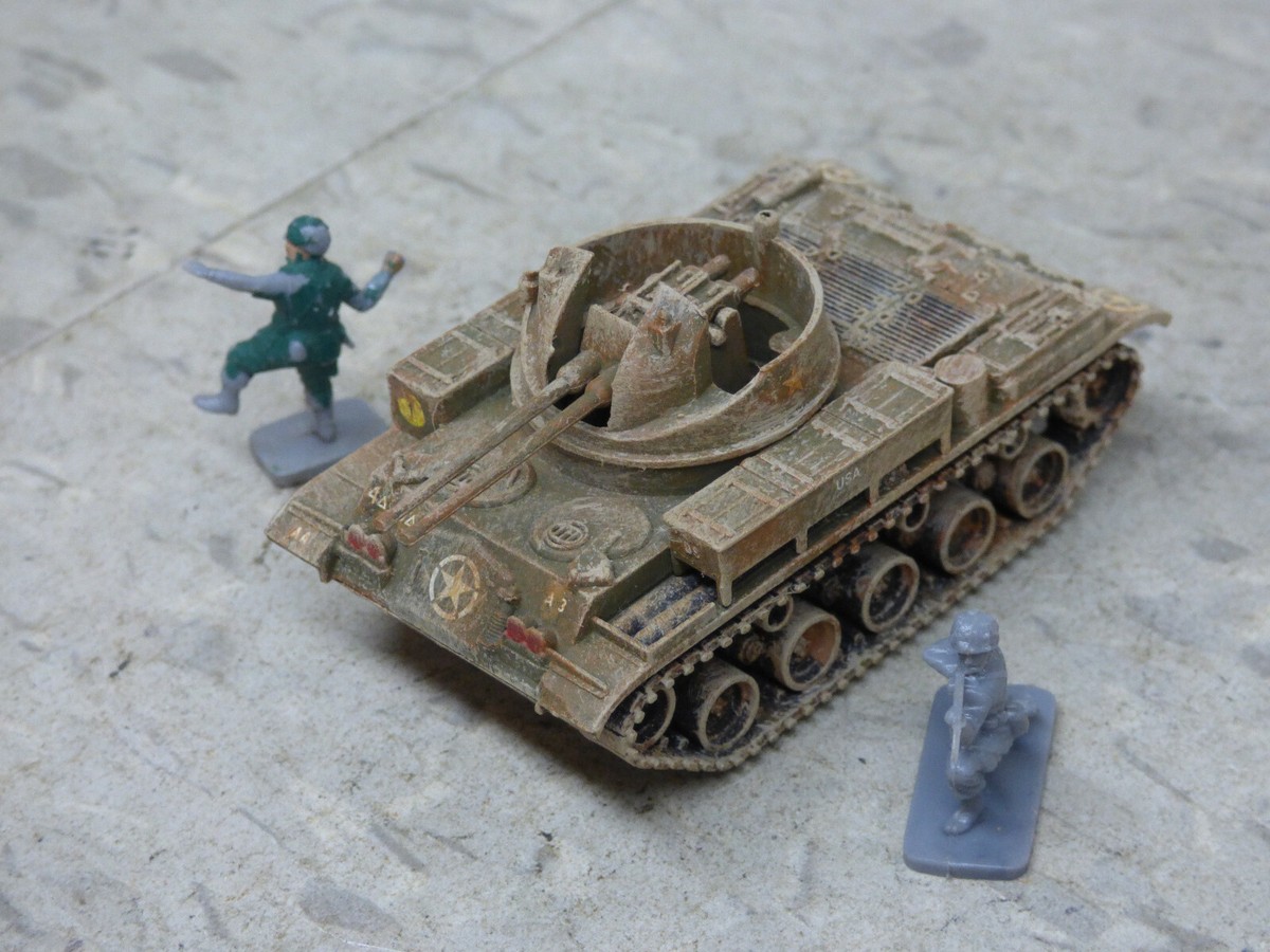 Roco Minitanks Painted Modern US M-42 Twin 40mm AA & Airfix