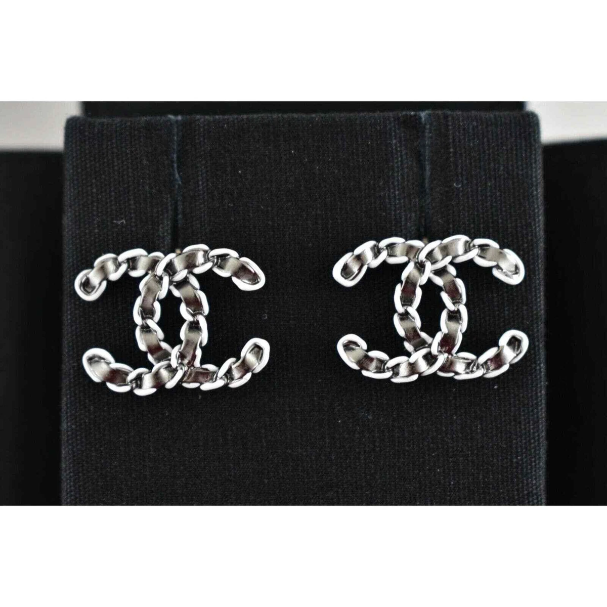 Chanel 22P Ruthenium Silver White Chain CC Logo Drop Statement