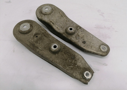 BMW 5er F11  Schubstrebe Hinterachse Halterung hinten  6776149 6776150 2x  (00)
