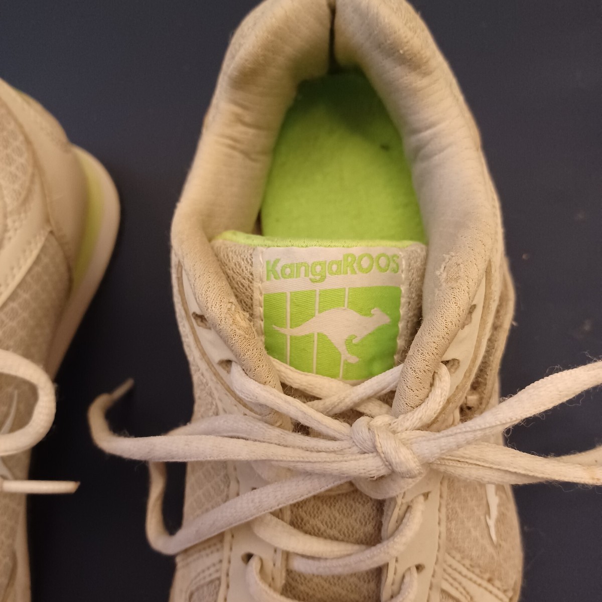 Vintage Kangaroos Neon Green/Gray Zipper Pocket Sneaker Shoes Size