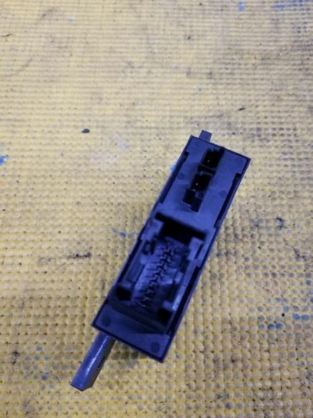 06-07 MÓDULO CONTROL PRESIÓN NEUMÁTICOS MERCEDES BENZ R350: A1645403762 Foto 3 de 4