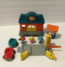 Little People Lot Figures Cars Red Light Lot