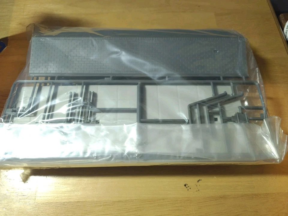 *READ* Atlas O Scale 6902 Passenger Station Platforms Kit 2 Platforms OPEN BOX - Image 4 of 4