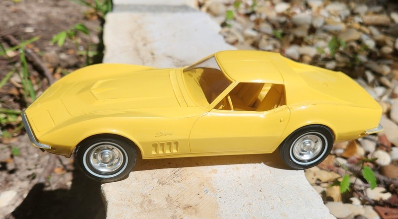 VINTAGE YELLOW 1969 CHEVROLET 427 STINGRAY CORVETTE DEALER PROMO CAR