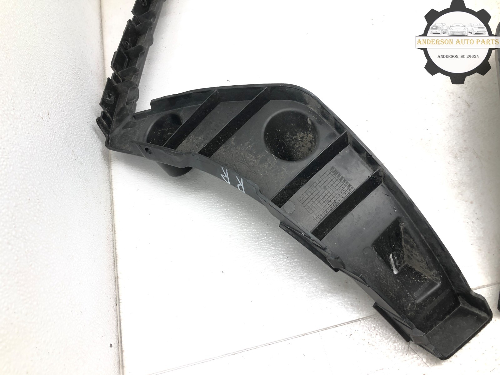 2017-2024 MASERATI LEVANTE LEFT RIGHT REAR BUMPER SUPPORT MOUNT BRACKET PAIR OEM