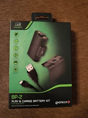 Gioteck Play & Charge Battery Kit BP-2 Xbox One LED Indicator 3m Cable 
