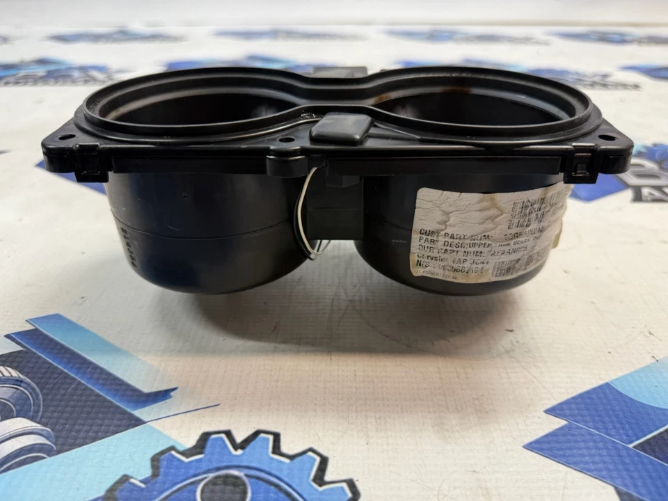 2011-2019 DODGE TRAVEL SXT ЦЕНТРАЛЬНАЯ КОНСОЛЬ ДВОЙНОЙ ПОДСТАКАННИК ЛОТОК ДЛЯ НАПИТКОВ OEM - Изображение 2 из 4