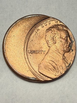 ** 1982-2008 LINCOLN CENT- MAJOR OFF CENTER MINT ERROR- RARE- PRICED TO SELL **