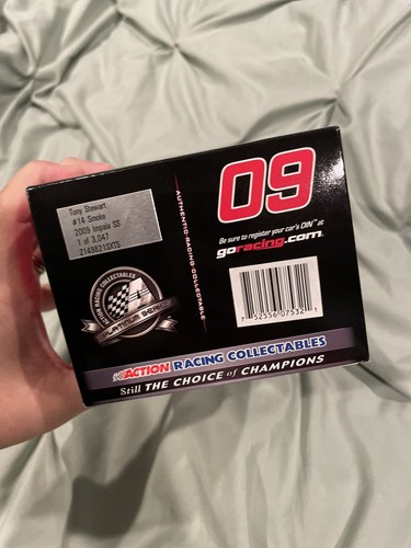 NASCAR Smoke By Tony Stewart 2009 Impala SS #14 - 1:24 Diecast - Picture 4 of 12