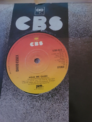DAVID ESSEX HOLD ME CLOSE / GOOD OL' ROCK AND ROLL CBS 3572  7'' SINGLE N/M