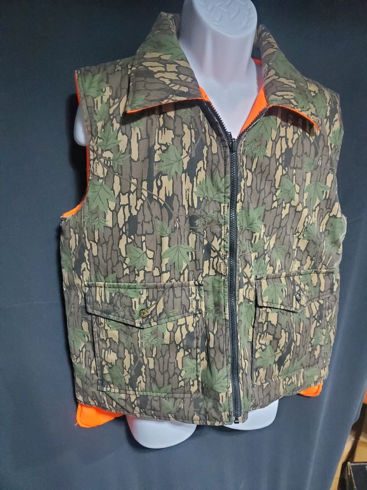 Conceal Reversible Camouflage And Hunter Orange Puffer Vest Size Medium - Image 4 of 4