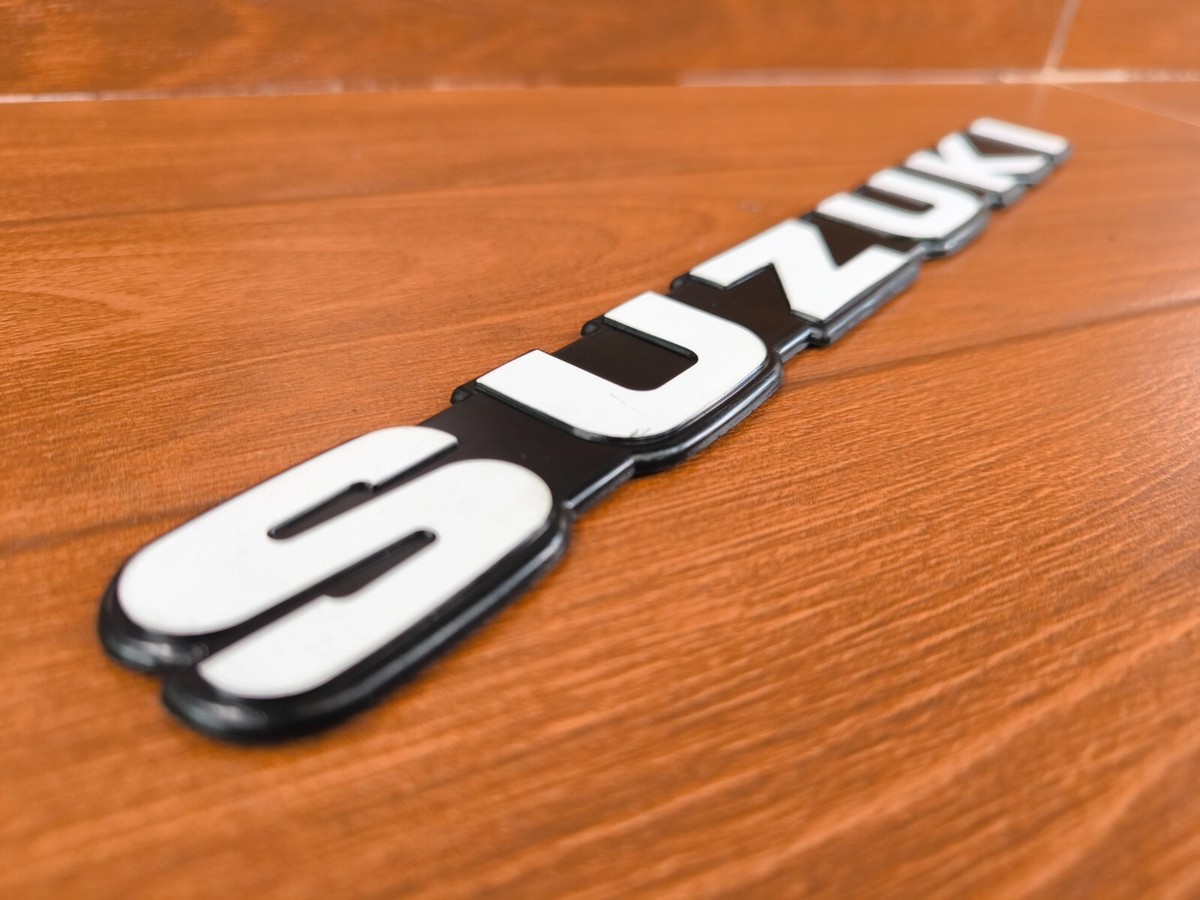 Suzuki Jimny Sierra Samurai SJ410 SJ413 Front Grille Emblem Badge