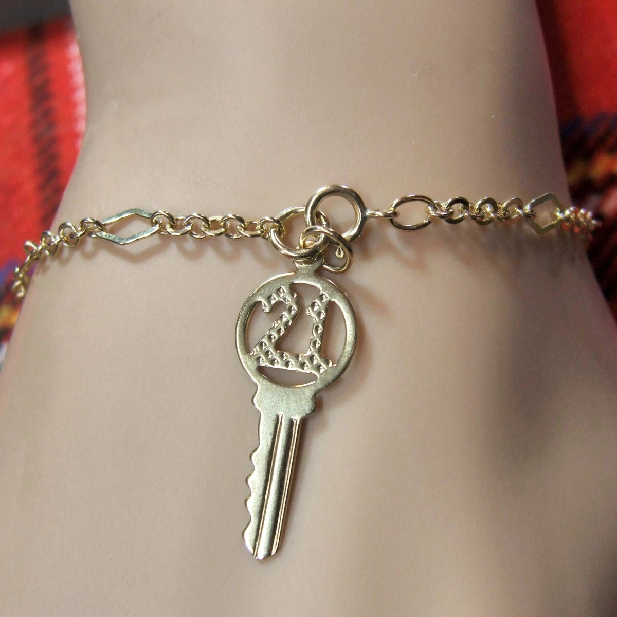 Second hand shop gold bracelet