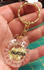 Alaska Souvenir Keychain Acrylic keychain filled with gold flakes - Lightweight