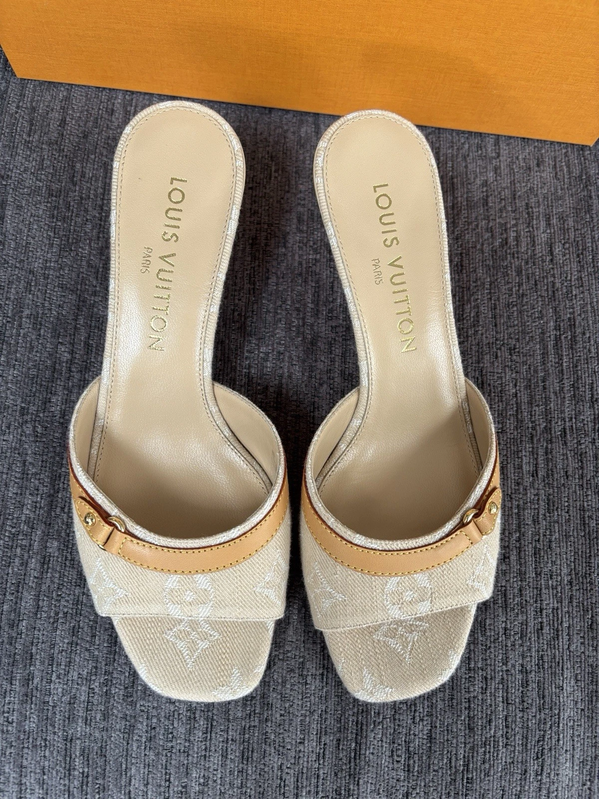 LOUIS VUITTON TRAINER Louis Vuitton Beige Neo Revival Mules Taglia 37 5 Nuovo e 100% Autentico