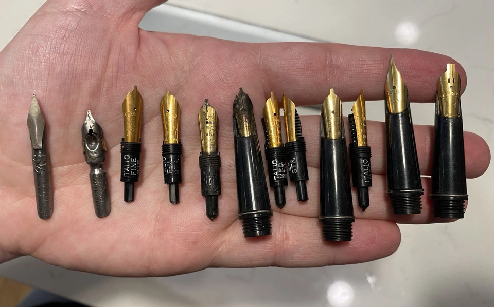 Conjunto de caneta-tinteiro e pena vintage em caixa de lápis antiga. Osmiroid - Imagem 4 de 4