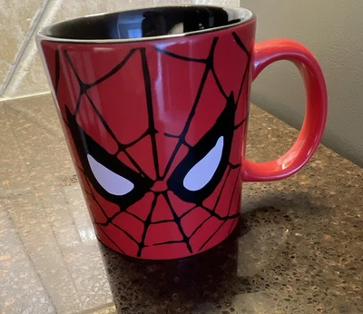 Marvel Comics Spider-Man rot/schwarz Gesicht Becher 14 flüssige Unzen Keramik mikrowellengeeignet - Bild 1 von 3