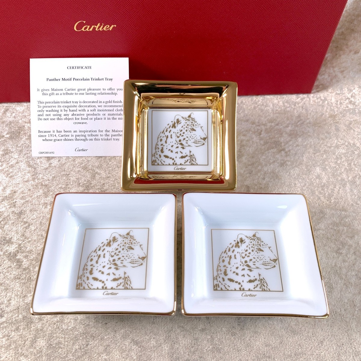 非売品★Cartier★トリニティモチーフ★小皿 3個セット Cartier Mini Trinket Tray Panthere Face Gold Paint Porcelain Set