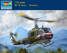 Trumpeter 05112 1/35 Scale UH-1B Huey -Gunship Military Assembly Model Kit