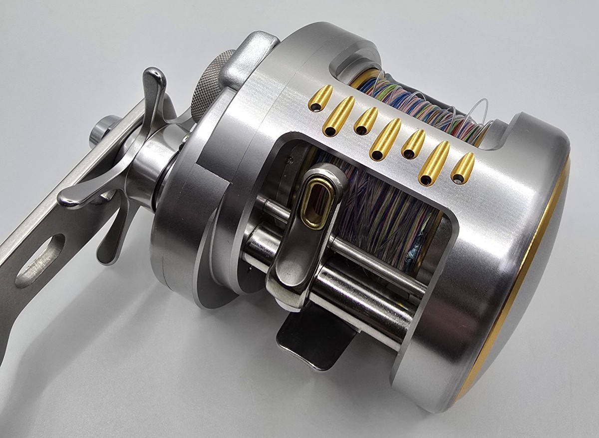 Shimano Ocea Calcutta Conquest 300 Type J-HG Baitcast Reel Right