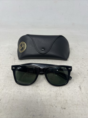 Ray-Ban RB2113 Wayfarer 901 Sonnenbrille schwarzes Gestell mit Etui (305)