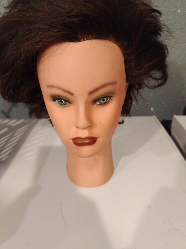 Clic Cosmetology Mannequin Head 2003-2010 pre owned - Picture 1 of 5