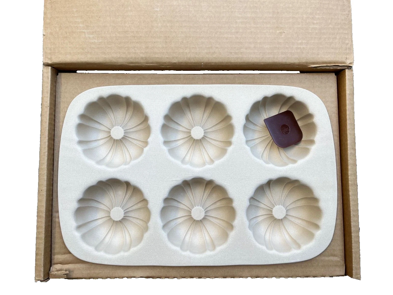 Pampered Chef Classics Mini Fluted Pan Bundt #1441 Family Heritage Stoneware NEW