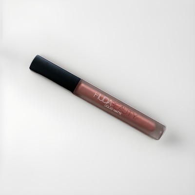 HUDA Beauty Liquid Matte Lipstick ~ Discontinued Shade Crush Rare - 5ml