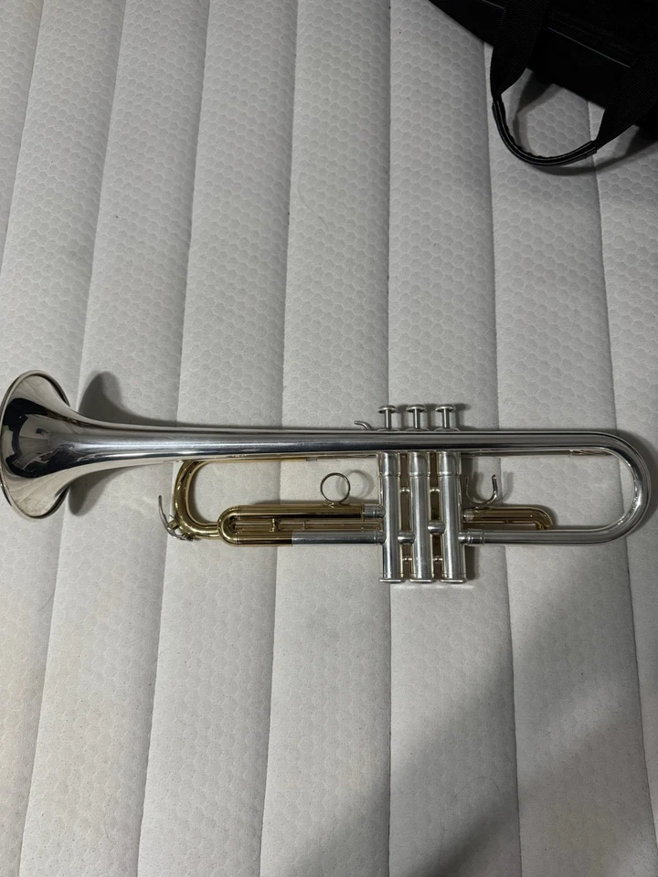 Yamaha YTR-5330MRC Mariachi Bb Trumpet with Case - Image 2 of 4